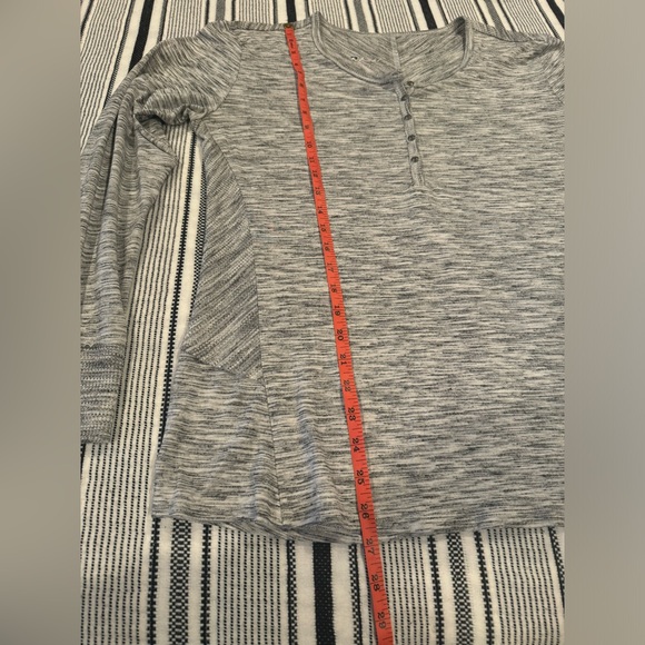 Kuhl Womens Svenna Grey Knit Henley Long Sleeve Top Size Large - Picture 13 of 13